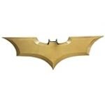 Analyse und Vergleich von DC-Produkten: Batman Batarang Replik im Fokus